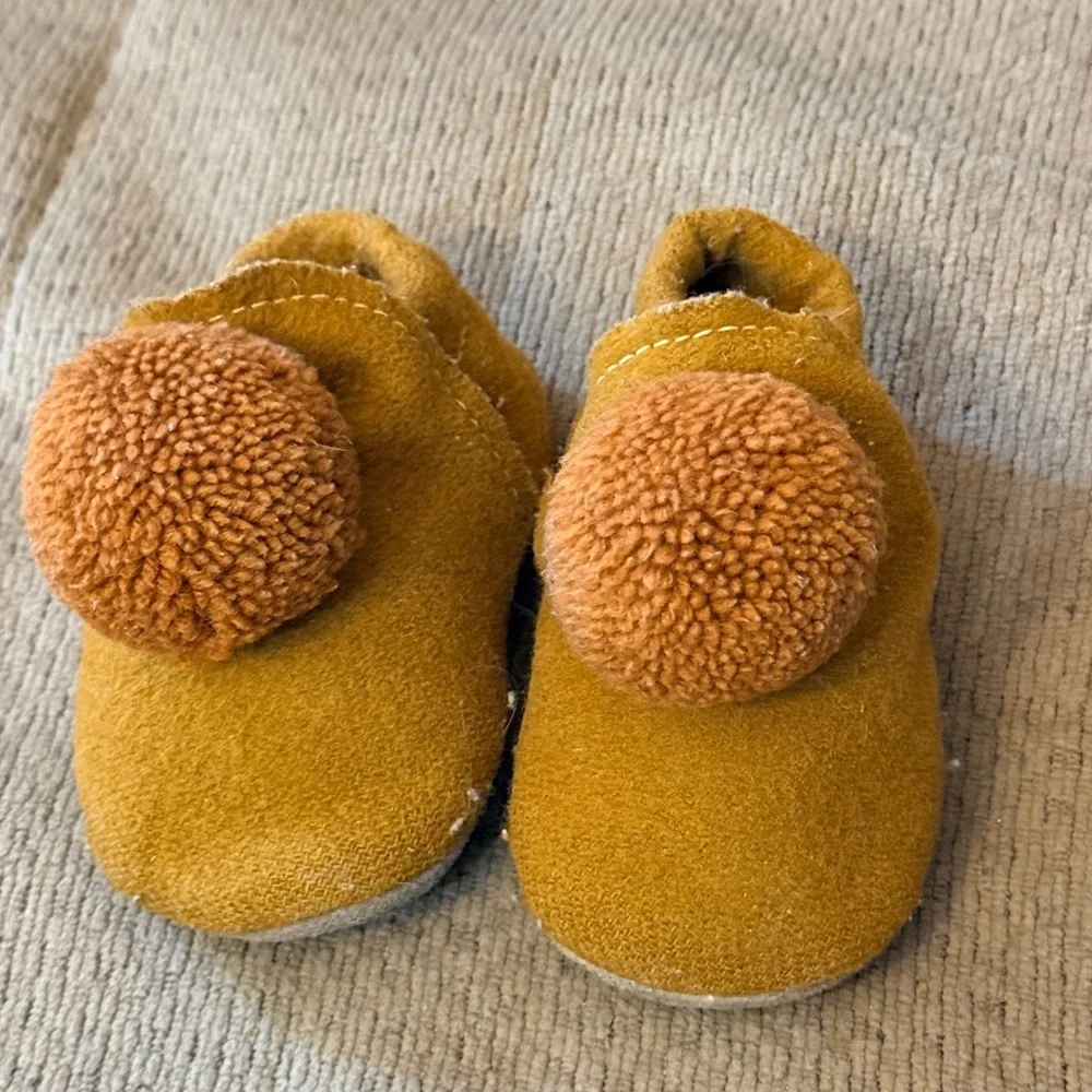 Ulla & Viggo Baby Pom Pom Shoes
